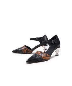 Jady Rose JadyRose | Smiley Patterned Detail Belted Women's Heeled Pump - Brown