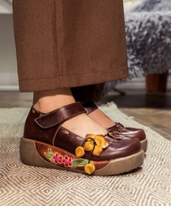 JF SOFFIA | Genuine Leather Brown Ribbed-Sole Lehua Appliqued Sandals NEW ARRIVALS