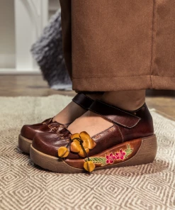 JF SOFFIA | Genuine Leather Brown Ribbed-Sole Lehua Appliqued Sandals NEW ARRIVALS