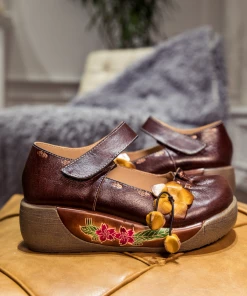 JF SOFFIA | Genuine Leather Brown Ribbed-Sole Lehua Appliqued Sandals NEW ARRIVALS