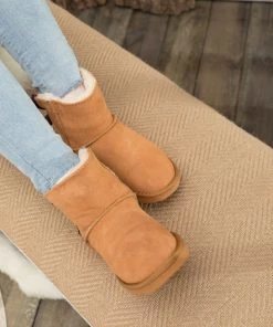 XH New In Shoes SMAIBULUN UGG™ | Classic Ribbon Bow-Back Faux Fur-Lined Suede Boots 28 XH New In Shoes SMAIBULUN UGG™ | Classic Ribbon Bow-Back Faux Fur-Lined Suede Boots