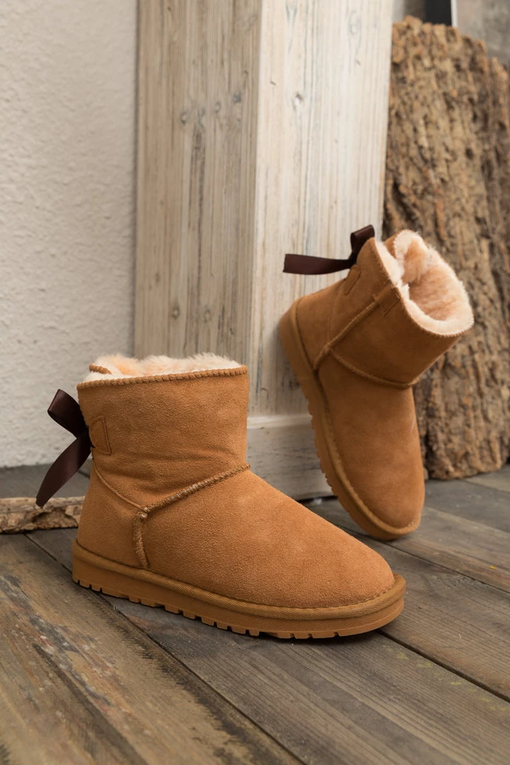 XH New In Shoes SMAIBULUN UGG™ | Classic Ribbon Bow-Back Faux Fur-Lined Suede Boots 2 XH New In Shoes SMAIBULUN UGG™ | Classic Ribbon Bow-Back Faux Fur-Lined Suede Boots