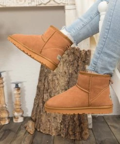XH New In Shoes SMAIBULUN UGG™ | Faux Fur-Lined Suede Low Boots
