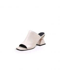 Jady Rose S/S 2022 JadyRose | Triangular-Heel Leather Mule - Cream