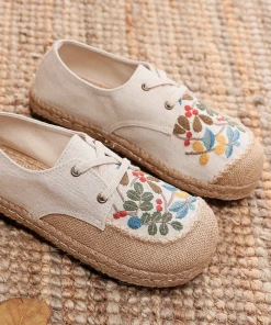 TC New In Shoes Cactus Rose | Playground Embroidered Linen Boat Shoes - Beige