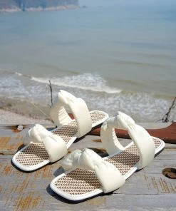 HT New In Shoes EN BLOOM | EULIA SLIDE CREAM