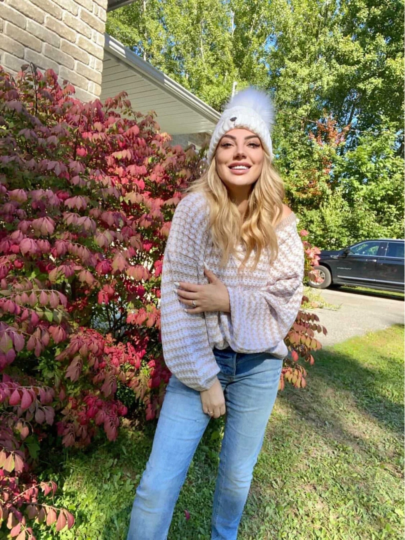 MY Clothing Smaibulun | Puff Sleeve V-Neck Sweater - Beige 1 MY Clothing Smaibulun | Puff Sleeve V-Neck Sweater - Beige