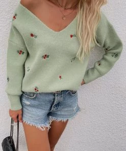 MY New In Clothing Smaibulun | Green Oversize V-neck Daisy Embroidered Knit Sweater