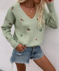 MY New In Clothing Smaibulun | Green Oversize V-neck Daisy Embroidered Knit Sweater 10 MY New In Clothing Smaibulun | Green Oversize V-neck Daisy Embroidered Knit Sweater