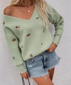 MY New In Clothing Smaibulun | Green Oversize V-neck Daisy Embroidered Knit Sweater 12 MY New In Clothing Smaibulun | Green Oversize V-neck Daisy Embroidered Knit Sweater
