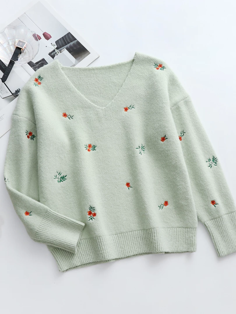 MY New In Clothing Smaibulun | Green Oversize V-neck Daisy Embroidered Knit Sweater 2 MY New In Clothing Smaibulun | Green Oversize V-neck Daisy Embroidered Knit Sweater