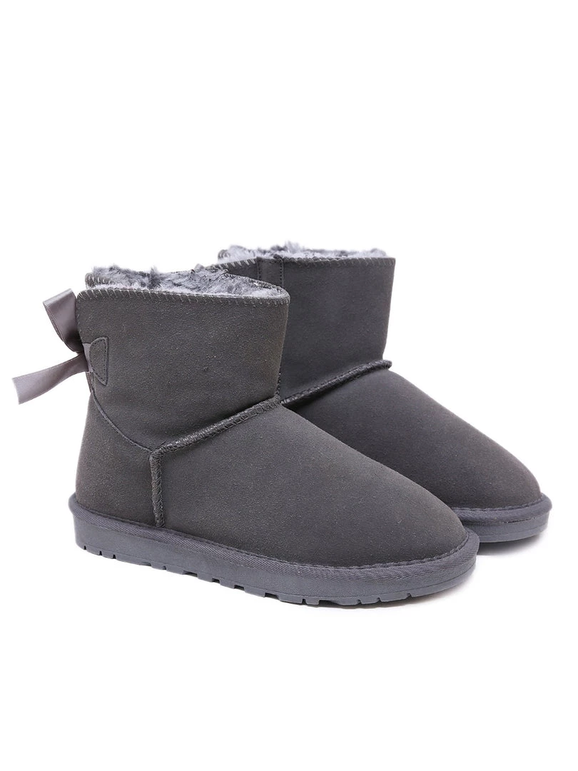 XH New In Shoes SMAIBULUN UGG™ | Classic Ribbon Bow-Back Faux Fur-Lined Suede Boots 13 XH New In Shoes SMAIBULUN UGG™ | Classic Ribbon Bow-Back Faux Fur-Lined Suede Boots