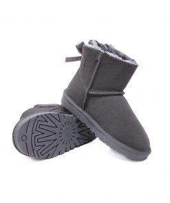 XH New In Shoes SMAIBULUN UGG™ | Classic Ribbon Bow-Back Faux Fur-Lined Suede Boots 33 XH New In Shoes SMAIBULUN UGG™ | Classic Ribbon Bow-Back Faux Fur-Lined Suede Boots