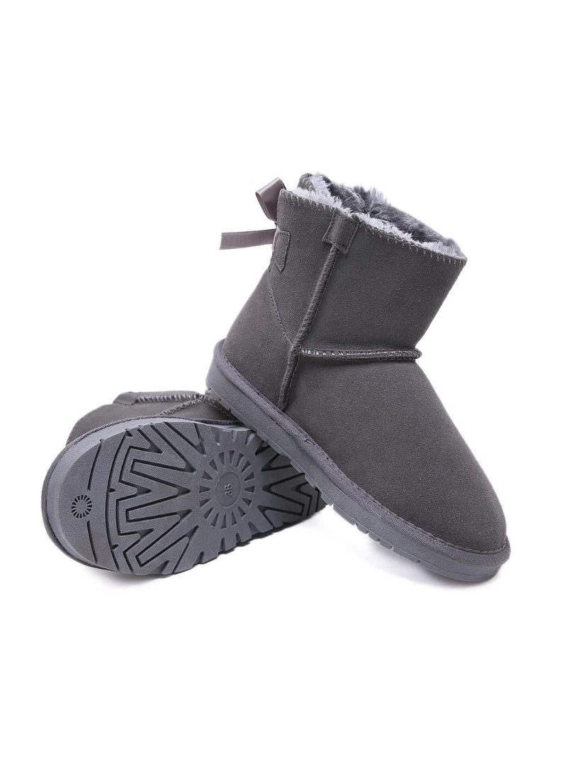 XH New In Shoes SMAIBULUN UGG™ | Classic Ribbon Bow-Back Faux Fur-Lined Suede Boots 17 XH New In Shoes SMAIBULUN UGG™ | Classic Ribbon Bow-Back Faux Fur-Lined Suede Boots
