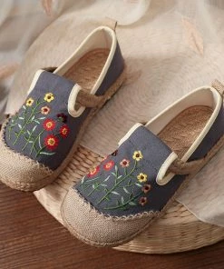 TC Blossom Daisy Embroidered Round Toe Espadrilles - Cactus Rose New In Shoes 19 TC Blossom Daisy Embroidered Round Toe Espadrilles - Cactus Rose New In Shoes