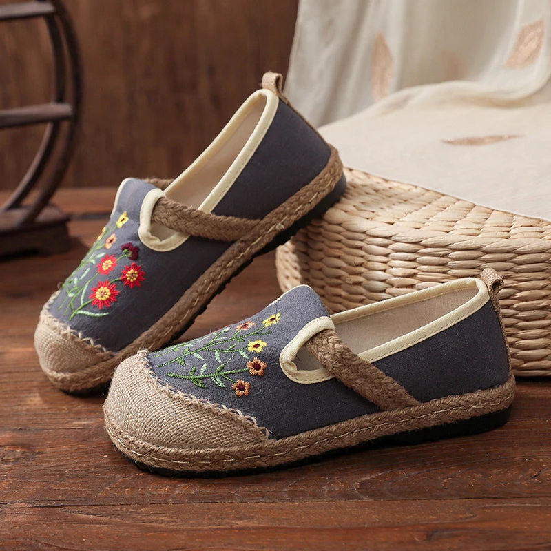 TC Blossom Daisy Embroidered Round Toe Espadrilles - Cactus Rose New In Shoes 9 TC Blossom Daisy Embroidered Round Toe Espadrilles - Cactus Rose New In Shoes