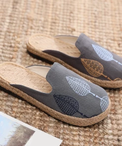 TC Cactus Rose | Vintage Embroidered Summer Mule - Grey