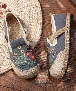 TC Blossom Daisy Embroidered Round Toe Espadrilles - Cactus Rose New In Shoes 20 TC Blossom Daisy Embroidered Round Toe Espadrilles - Cactus Rose New In Shoes