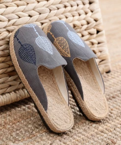 TC Cactus Rose | Vintage Embroidered Summer Mule - Grey