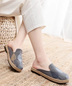 TC Cactus Rose | Vintage Embroidered Summer Mule - Grey