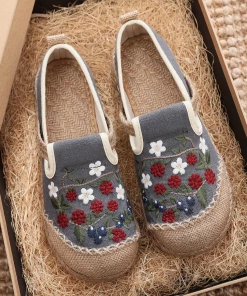 TC Cactus Rose | Berry Daisy Embroidered Linen Espadrilles Loafers Sneakers- Grey New In Shoes