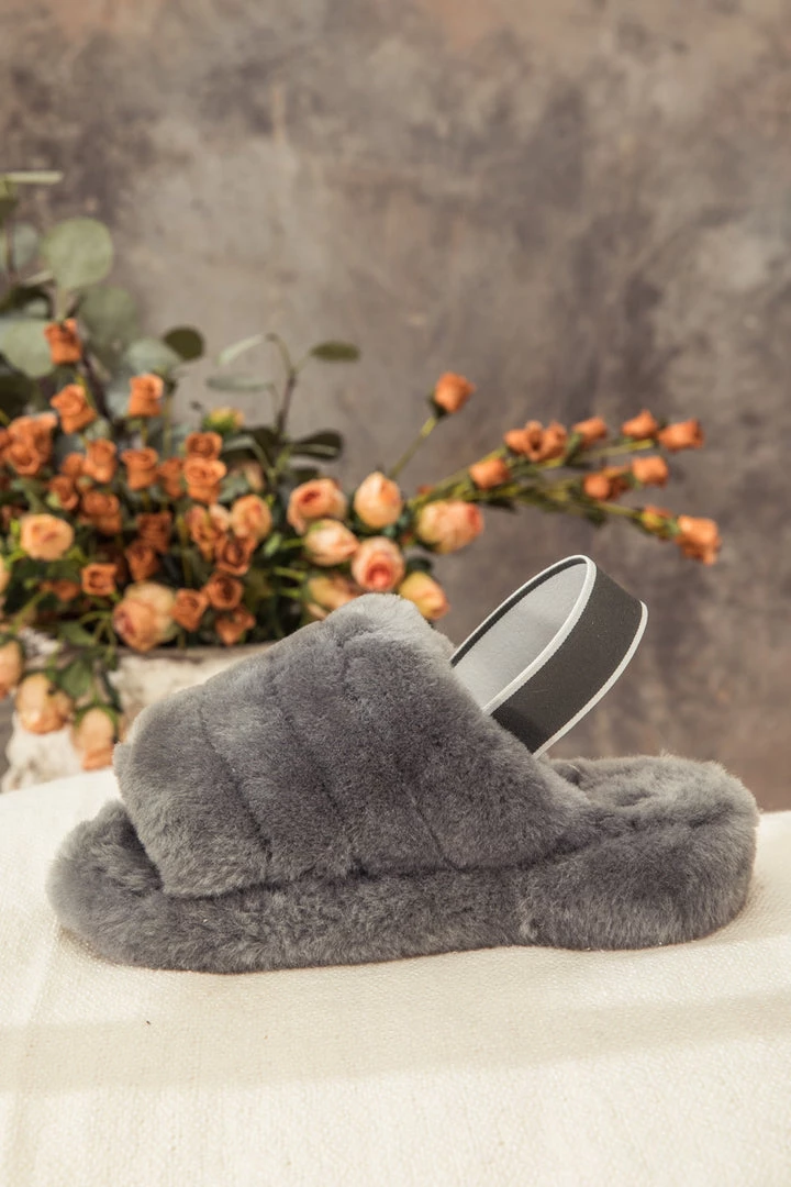 XH New In Shoes SMAIBULUN UGG™ | Fluffy Soft Wool Snug Slipper Sandals - Grey 9 XH New In Shoes SMAIBULUN UGG™ | Fluffy Soft Wool Snug Slipper Sandals - Grey