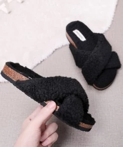 GLF Maibulun | Criss-Cross Fleece Slipper - Black