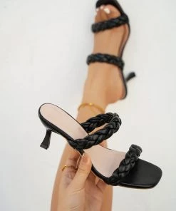 HT NEW ARRIVALS En Bloom | BLACK REVERE Kitten Heels Slides