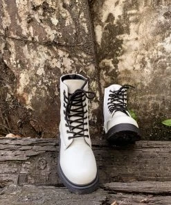 YL New In Shoes En Bloom | Classic Martin Boot - White