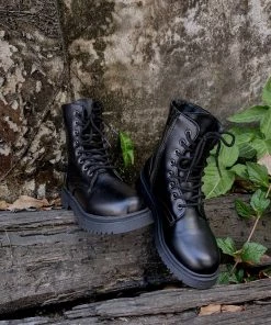 YL New In Shoes En Bloom | Classic Martin Boot - Black