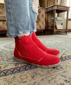YL En Bloom | Red Plush-Lined Low Ankle Boot