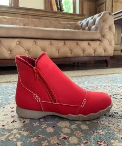 YL En Bloom | Red Plush-Lined Low Ankle Boot