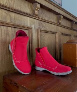 YL En Bloom | Red Plush-Lined Low Ankle Boot