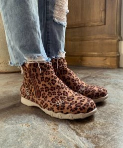 YL En Bloom | Brown Leopard Plush-Lined Low Ankle Boot
