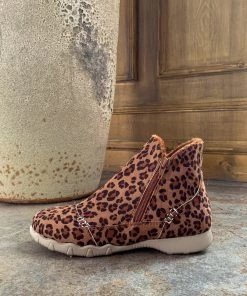 YL En Bloom | Brown Leopard Plush-Lined Low Ankle Boot