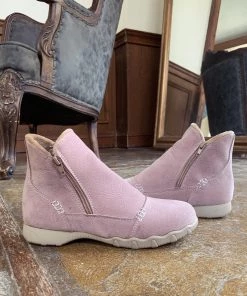 YL En Bloom | Baby Pink Plush-Lined Low Ankle Boot