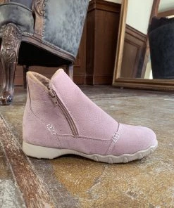 YL En Bloom | Baby Pink Plush-Lined Low Ankle Boot