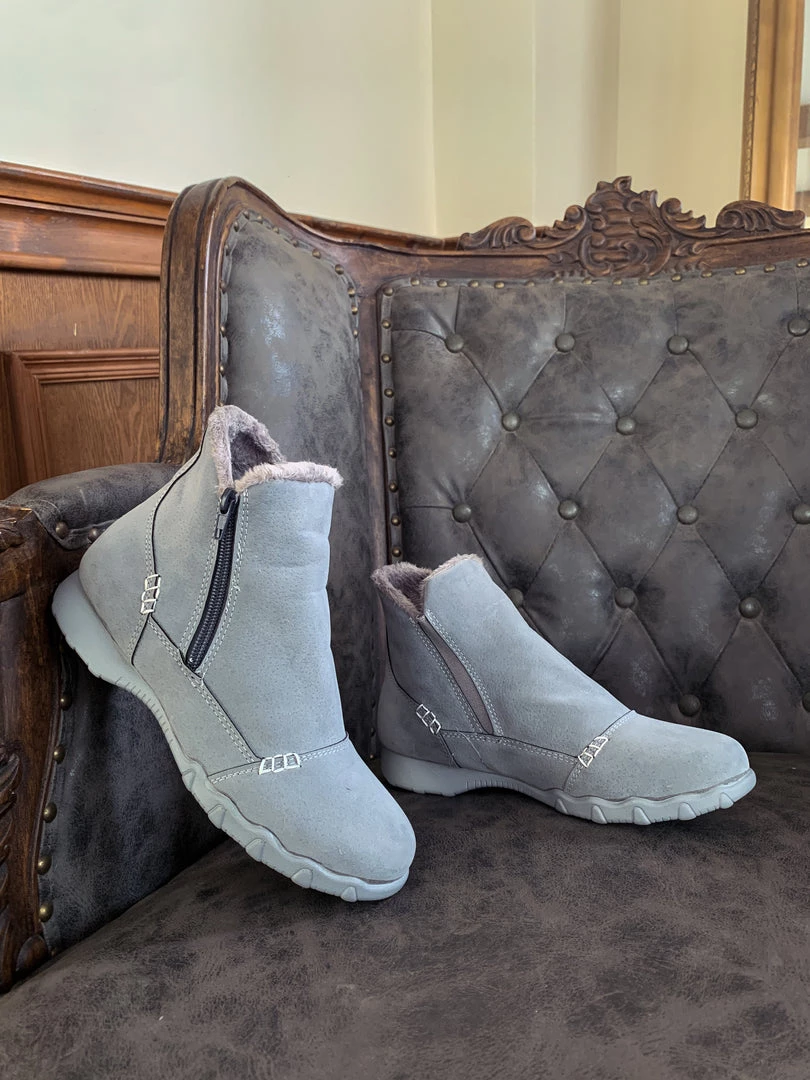YL En Bloom | Grey Plush-Lined Low Ankle Boot New In Shoes 7 YL En Bloom | Grey Plush-Lined Low Ankle Boot New In Shoes