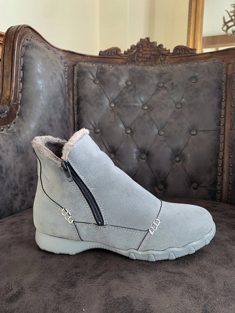 YL En Bloom | Grey Plush-Lined Low Ankle Boot New In Shoes 8 YL En Bloom | Grey Plush-Lined Low Ankle Boot New In Shoes