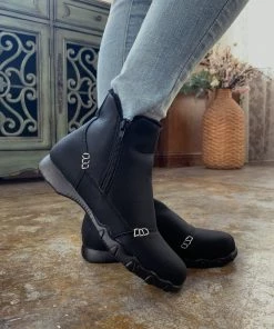 YL En Bloom | Black Plush-Lined Low Ankle Boot New In Shoes