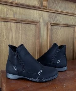 YL En Bloom | Black Plush-Lined Low Ankle Boot New In Shoes