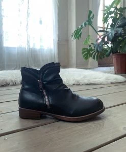 YL New In Shoes En Bloom | Black Side Zip Ruched Ankle Boot