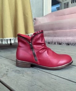 YL En Bloom | Red Side Zip Ruched Ankle Boot New In Shoes