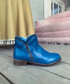 YL En Bloom | Blue Side Zip Ruched Ankle Boot