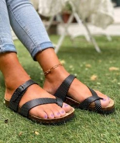 Signature Crisscross Straps Sandals - MAIBULUN New In Shoes