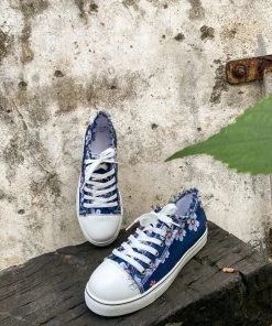 HYHE EN BLOOM | Daisy Print Canvas Sneaker - Navy