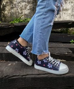HYHE EN BLOOM | Daisy Print Canvas Sneaker - Black New In Shoes