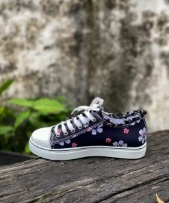 HYHE EN BLOOM | Daisy Print Canvas Sneaker - Black New In Shoes
