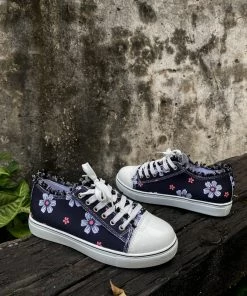 HYHE EN BLOOM | Daisy Print Canvas Sneaker - Black New In Shoes