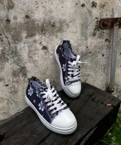 HYHE EN BLOOM | Daisy Print Canvas Sneaker - Black New In Shoes
